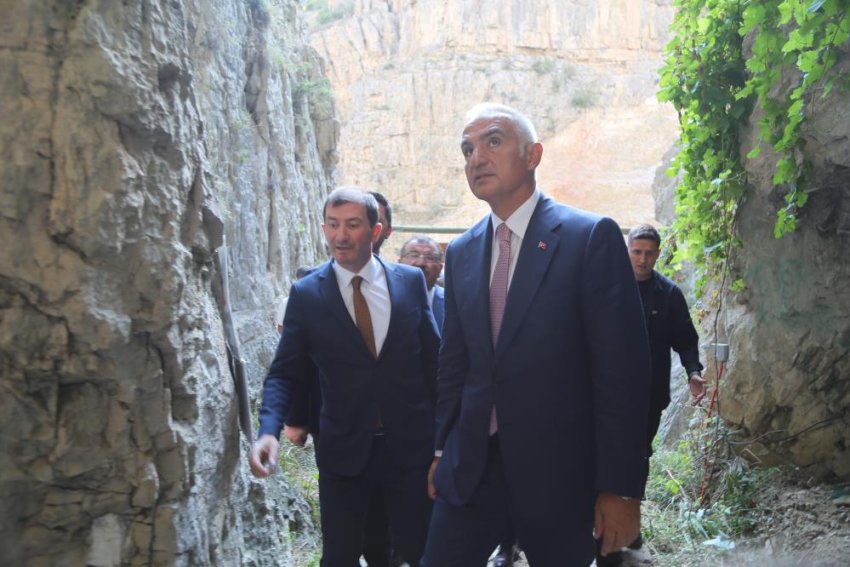 Bakan Ersoy, Cehennem Deresi Kanyonu'nda incelemelerde bulundu