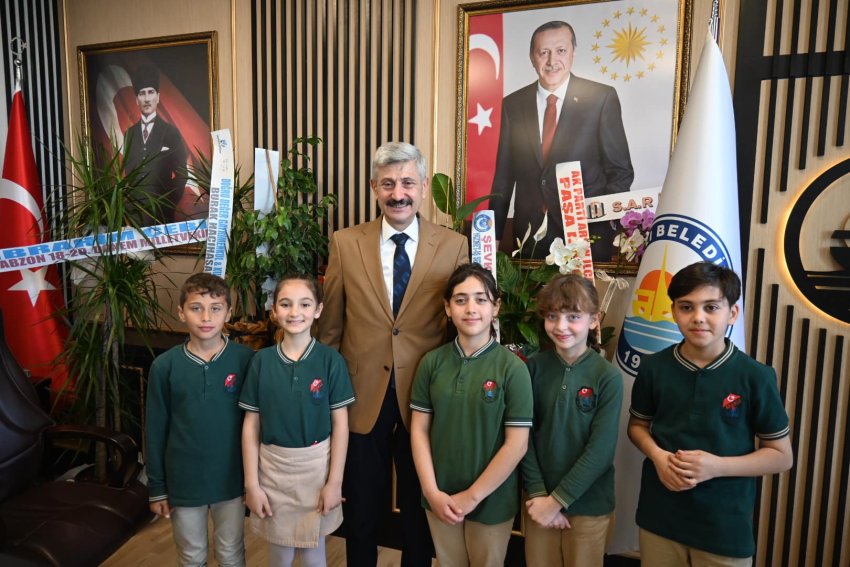 Araklı Belediyesi Başkanı Dr. Hüseyin Avni Coşkun Çebi Koltuğunu Miniklere Bıraktı