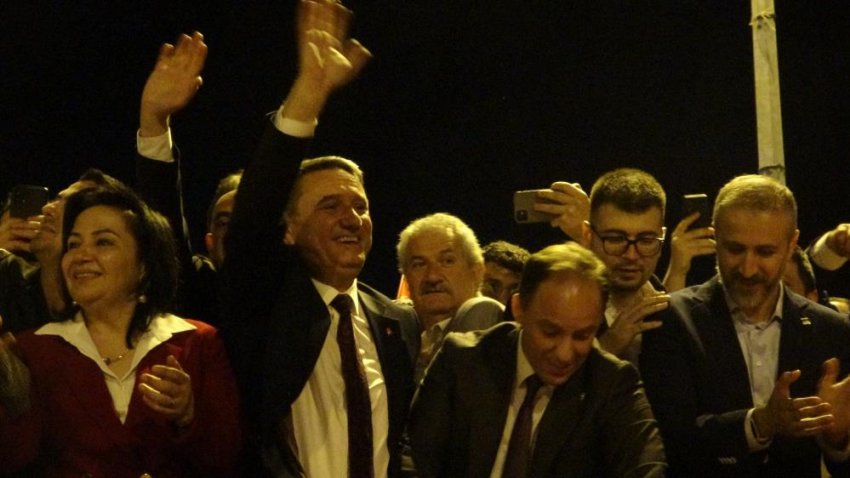 Zonguldak'ta CHP’li Tahsin Erdem’den seçim kutlaması