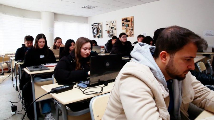 Bayburt Üniversitesi’nde Türkiye Siber Vatan Programı eğitimi başladı