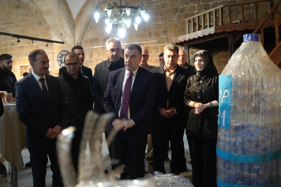Bayburt’ta geri dönüşüm malzemeleri kadın eliyle sanata dönüştü