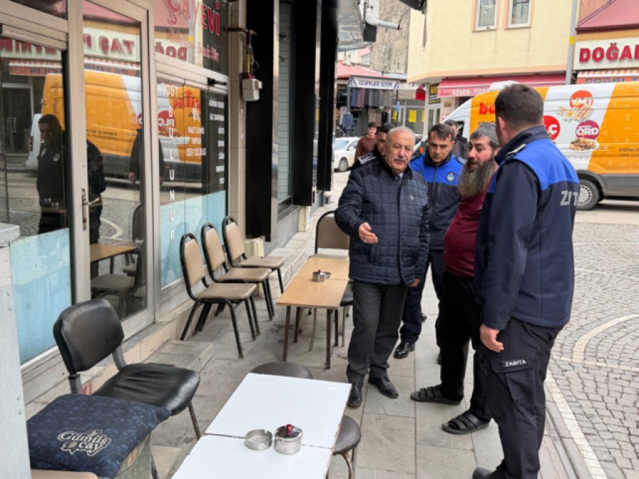 ZABITA EKİPLERİNDEN KALDIRIM İŞGALLERİNE SIKI DENETİM
