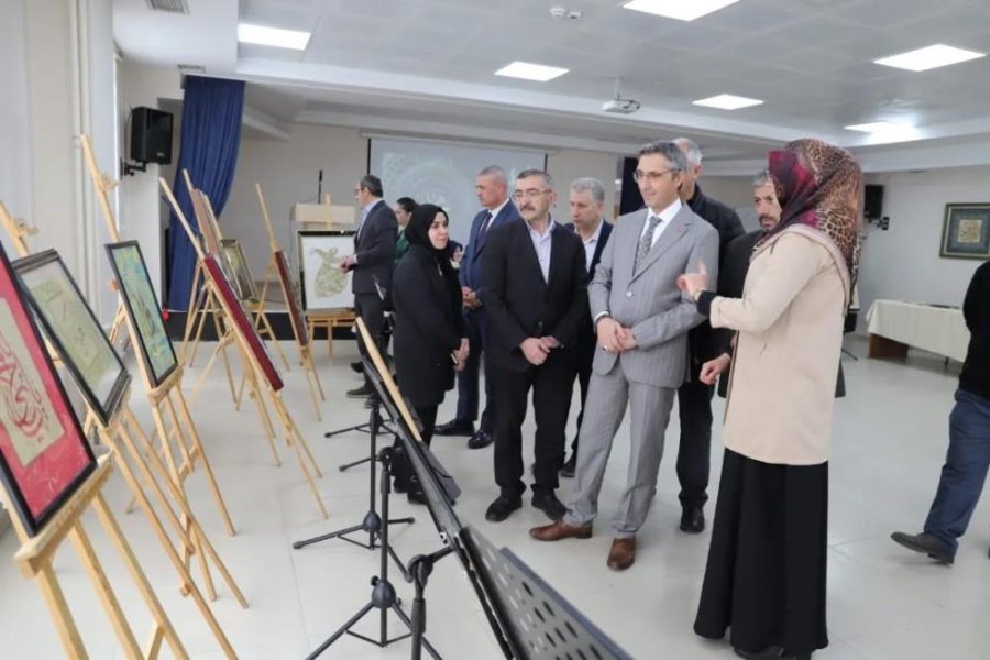 Bayburt'ta Sevginin Diliyle Değerlerimiz sergisi açıldı