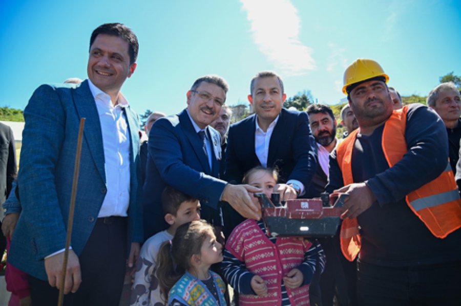BAŞKAN GENÇ: CAMİLER TOPLUMSAL BİRLİKTELİĞİN MERKEZİDİR