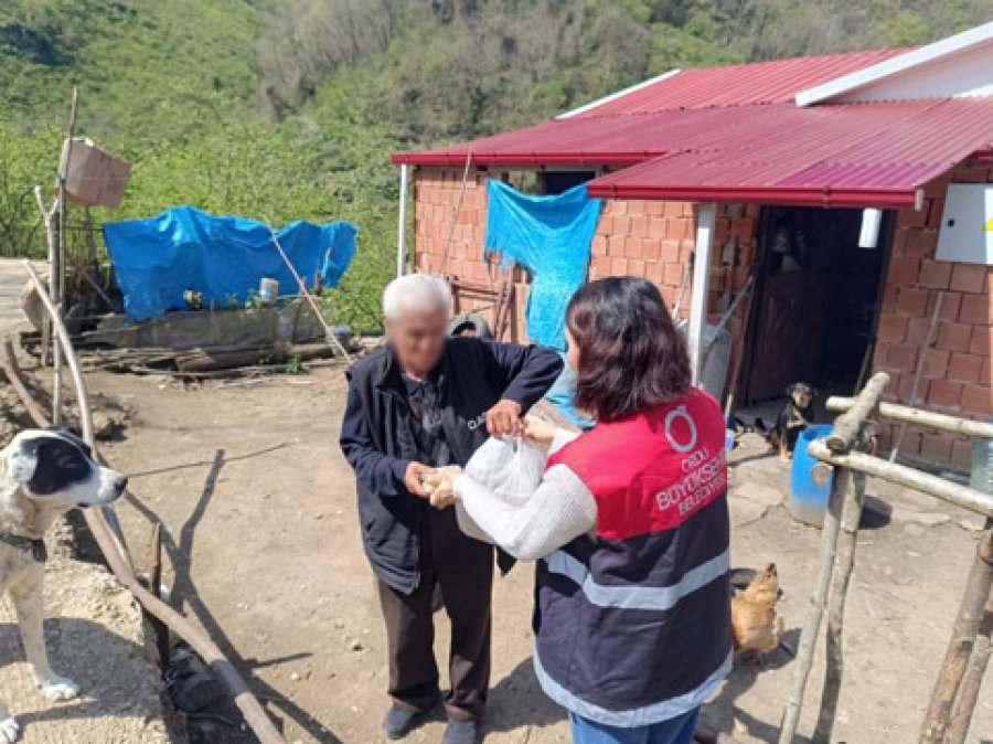 HER GÜN BÜYÜKŞEHİRDEN ÜCRETSİZ SICAK YEMEK