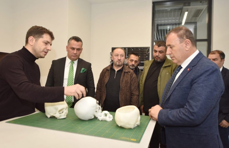 Trabzon’da sağlık teknolojisinde stratejik hamle: Kişiye Özel İmplant Projesinde çalışmalar devam ediyor