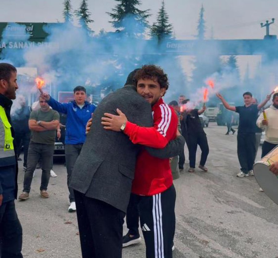 Akdeniz Oyunları şampiyonu Ahmet Duman memleketinde coşkuyla karşılandı